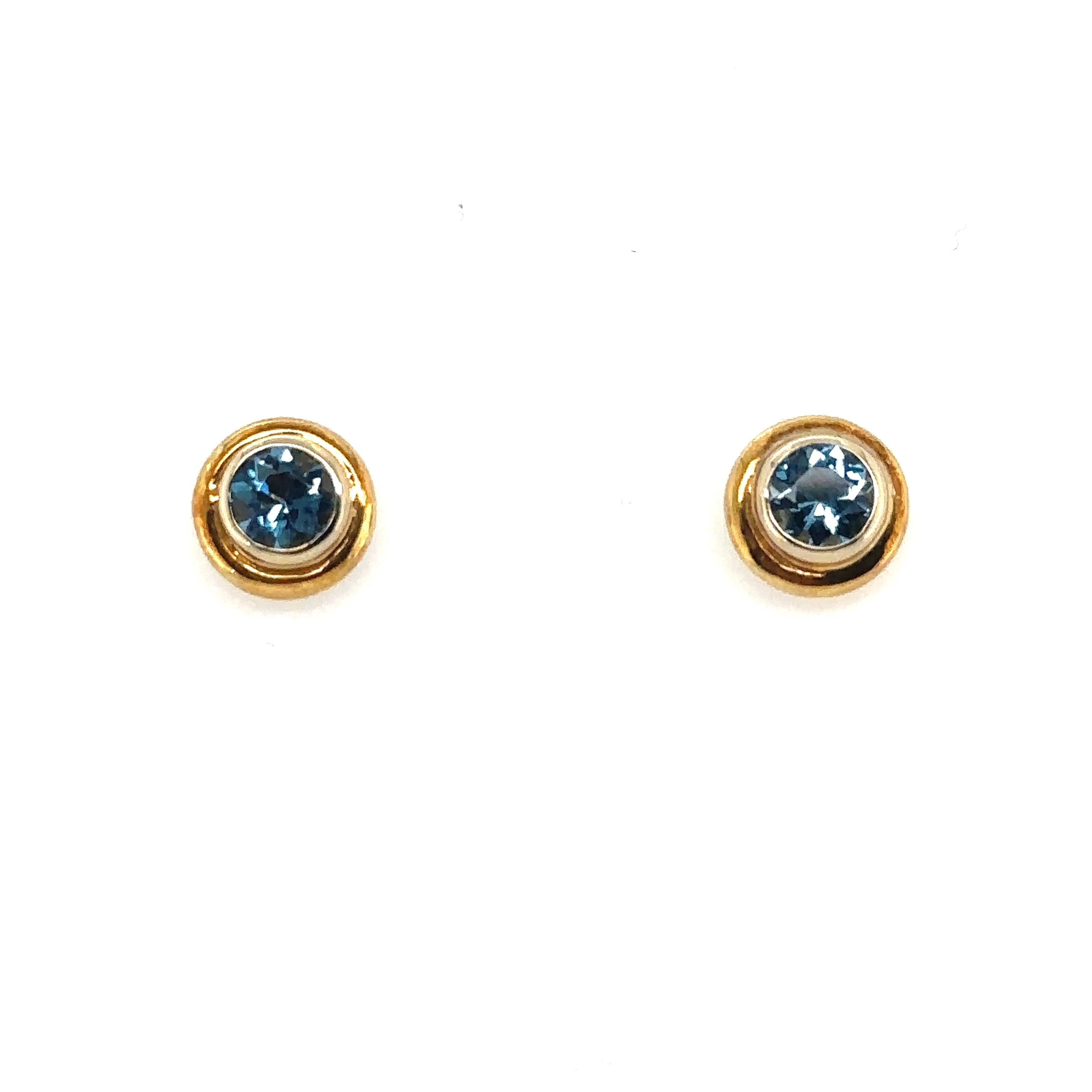 18Kt Yellow Gold Aquamarine Stud Earrings